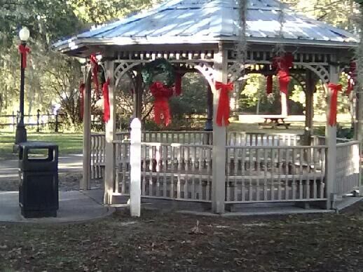 Floral City Garden Club decorations 2020